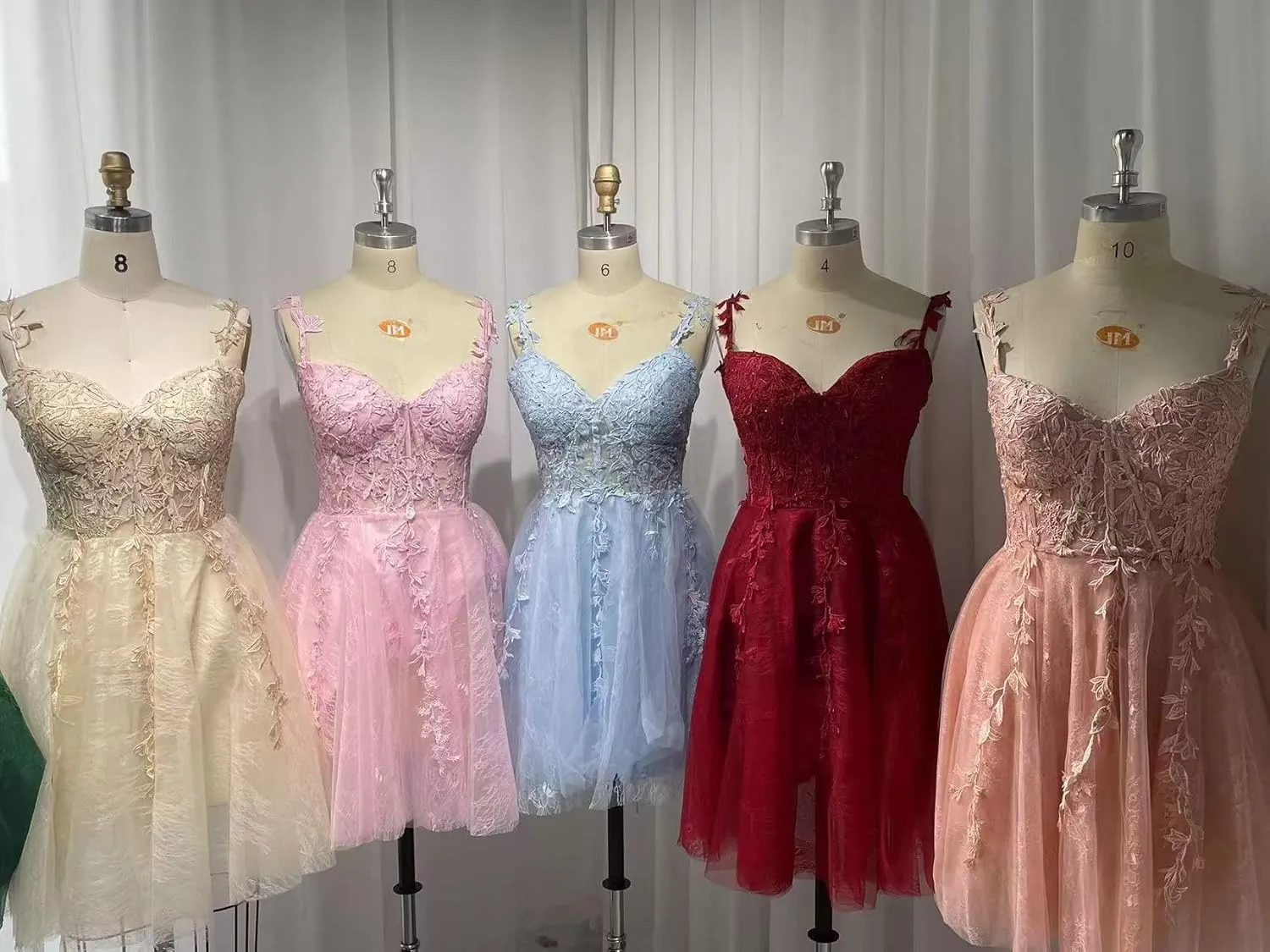 Lace Applique Beaded Short Homecoming Dresses Tulle Spaghetti Straps Mini Cocktail Party Prom Dress