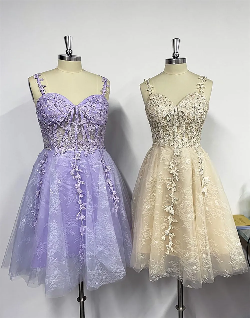 Lace Applique Beaded Short Homecoming Dresses Tulle Spaghetti Straps Mini Cocktail Party Prom Dress